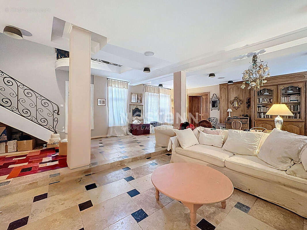 Appartement à LAMORLAYE