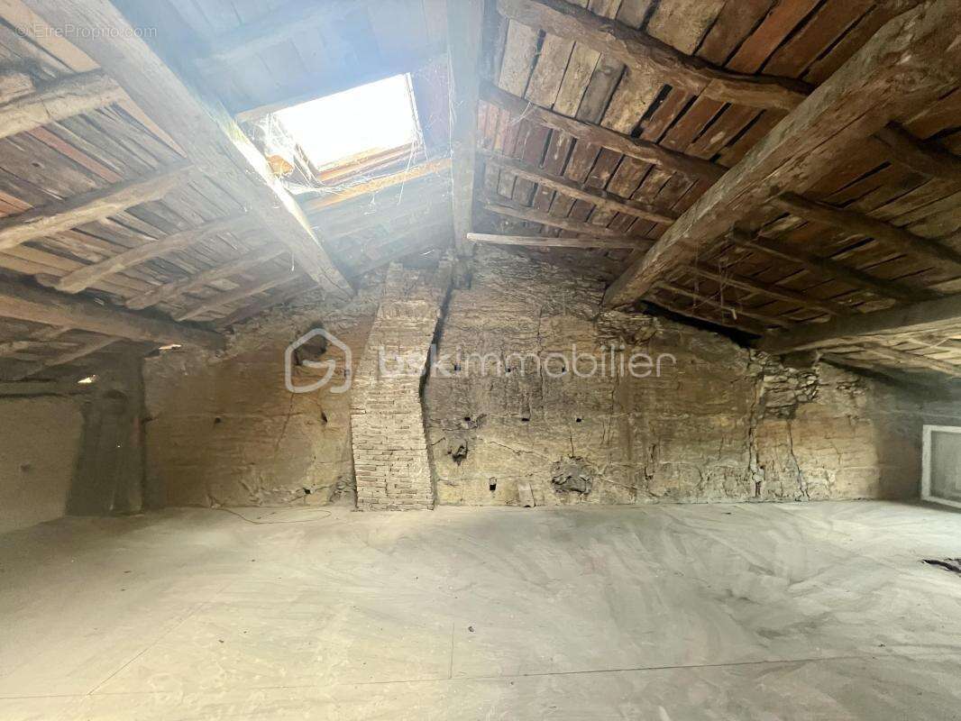 Appartement à CRECHES-SUR-SAONE