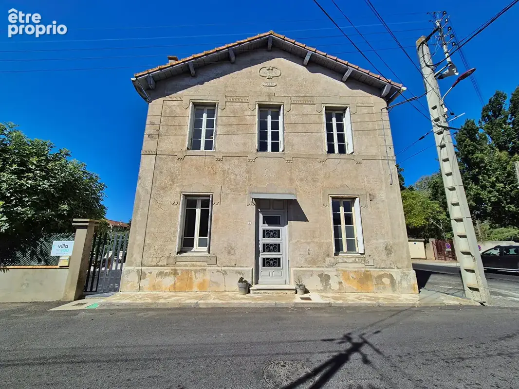 Spacieuse maison de village de six chambres avec piscine, jardin et activité de location saisonnière établie - photo 9