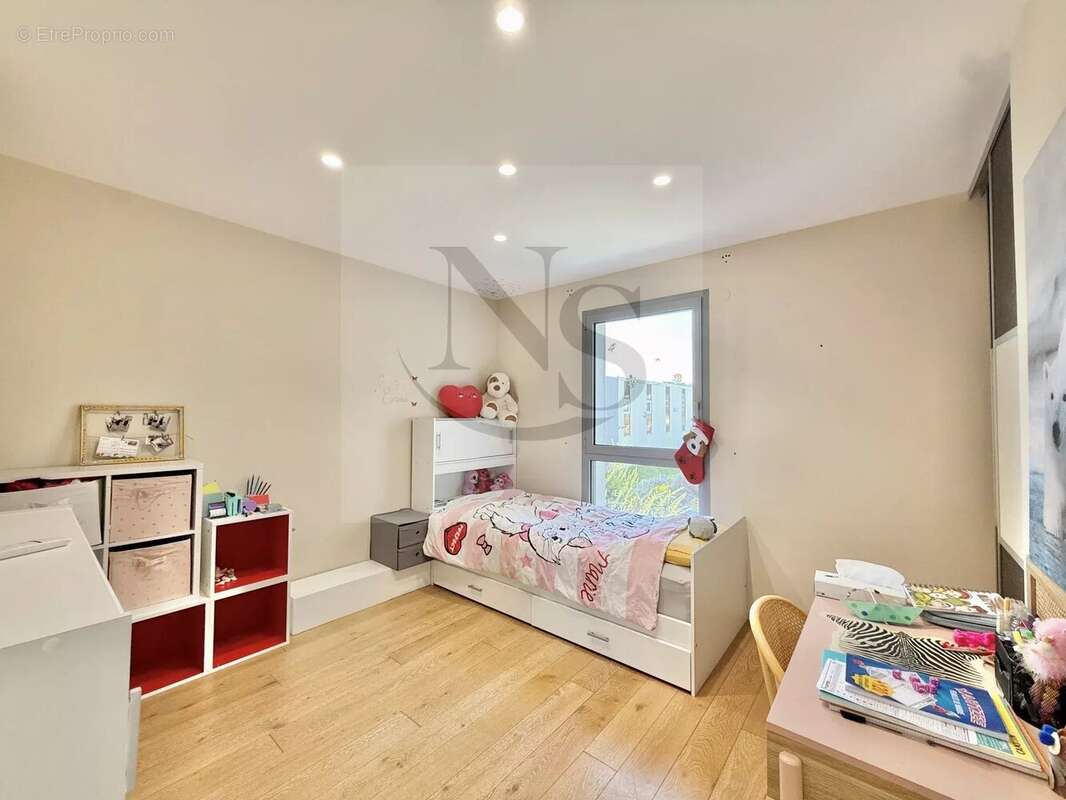 Appartement à EGUILLES