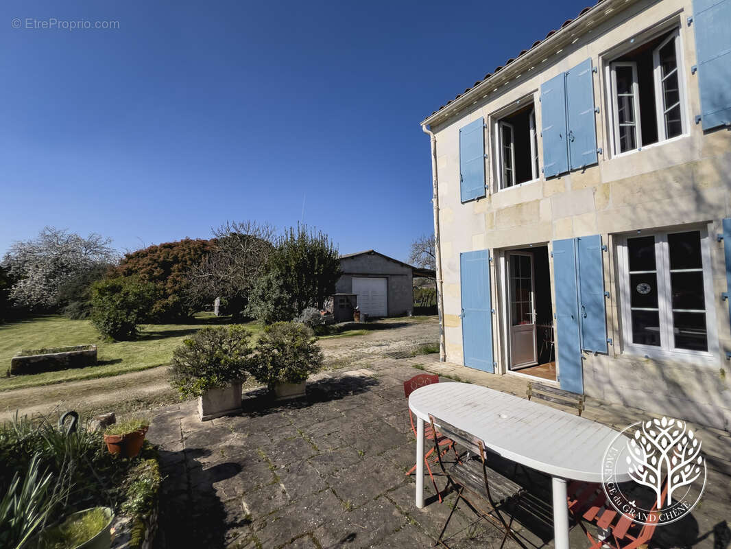 Maison à LES NOUILLERS