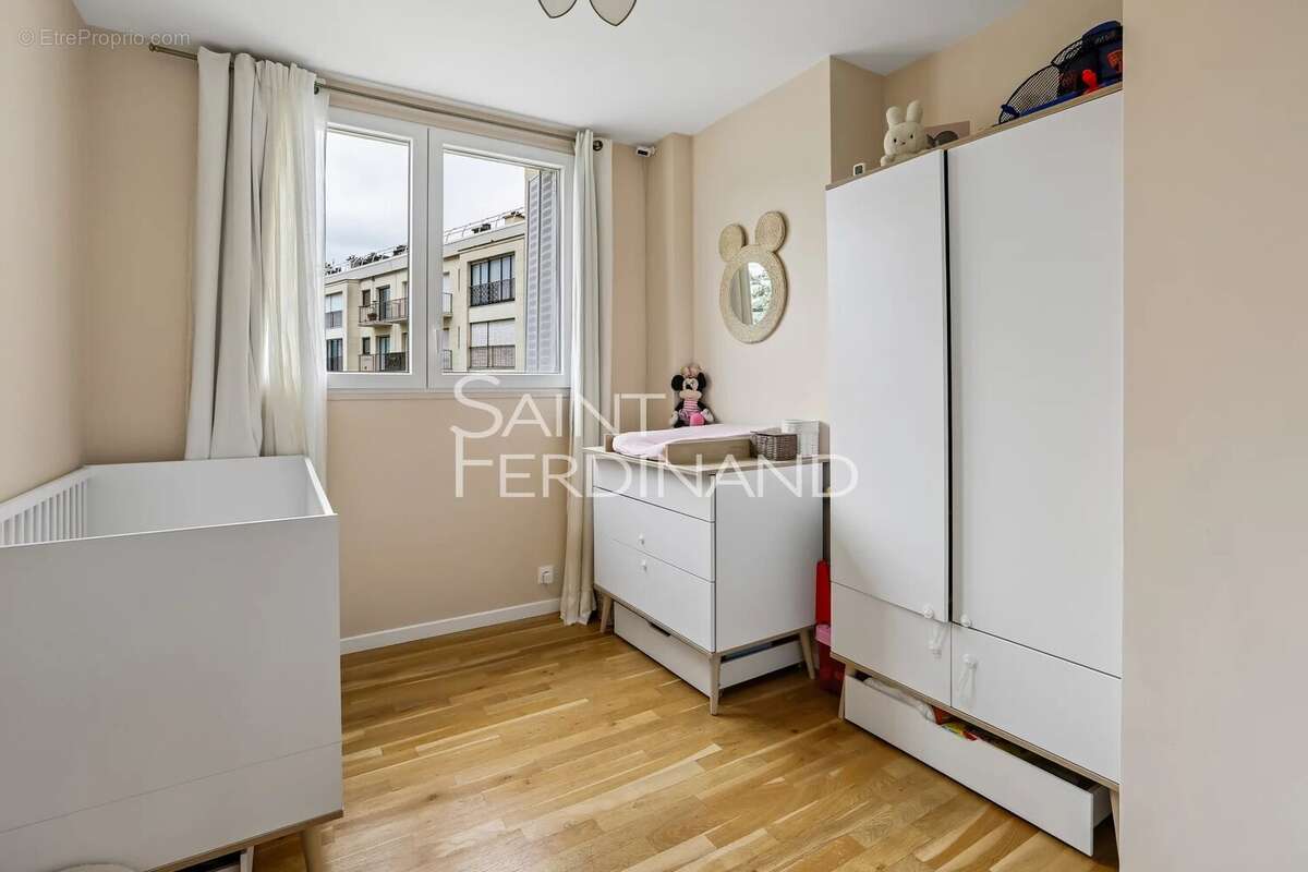 Appartement à NEUILLY-SUR-SEINE