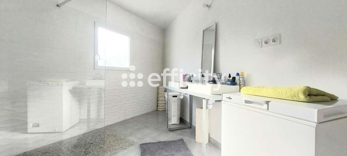 Maison à CHATEAUNEUF-LES-MARTIGUES