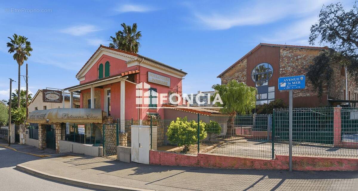 Maison 6 pièces 250 m² · à Mandelieu-la-Napoule · 250 m² · 790 000 €