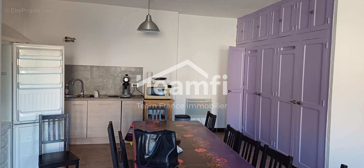 Maison à BERRIAS-ET-CASTELJAU