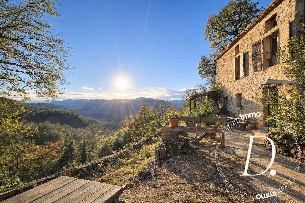 Maison à SAINT-LAURENT-DE-CERDANS