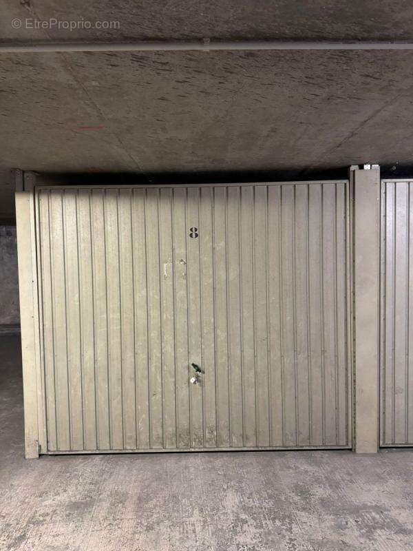 Garage en sous-sol dans résidence sécurisée - photo 2