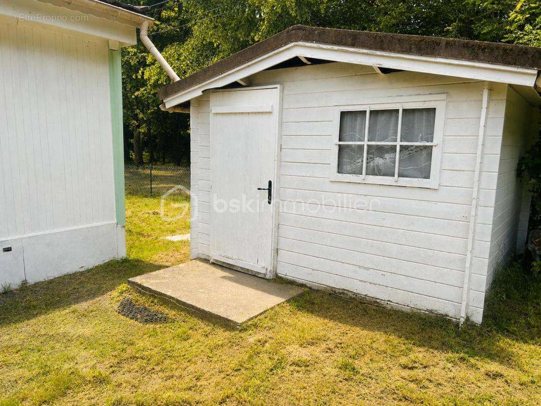 Chalet de 55 m² situé dans un domaine à Egriselles le Bocage - photo 4