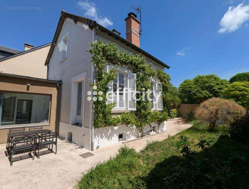 Maison à CHAMPIGNY-SUR-MARNE