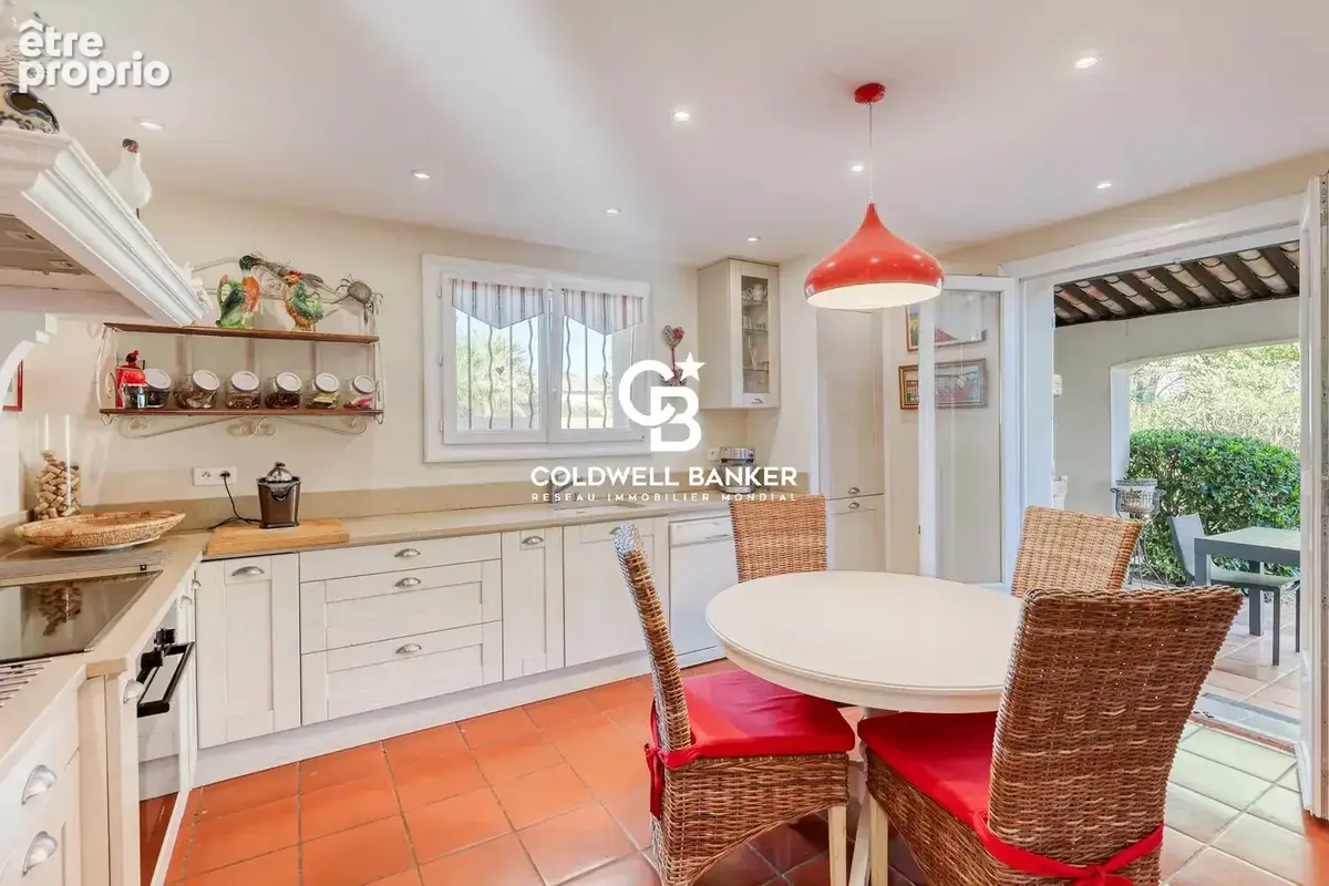 Golfe de Saint-Tropez , charmante villa avec piscine et sa maison d’invités - photo 8