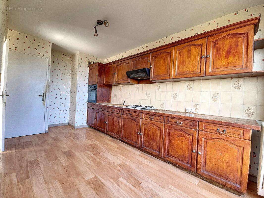 Appartement à CHENOVE