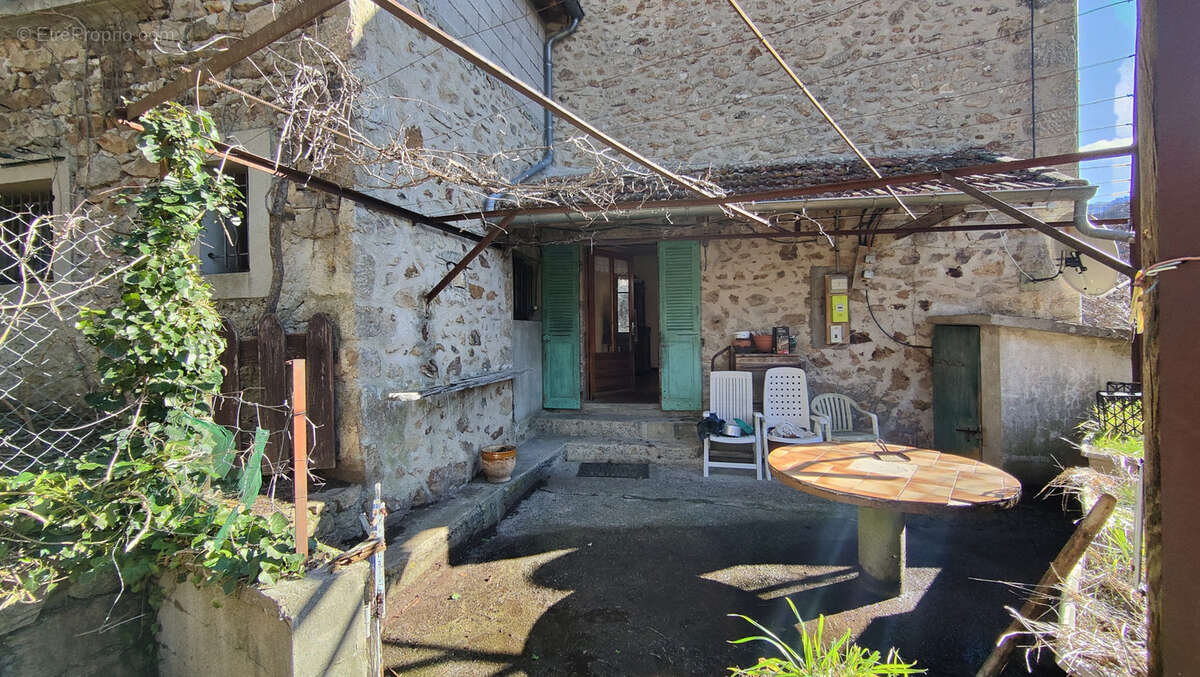 Maison à JUVINAS