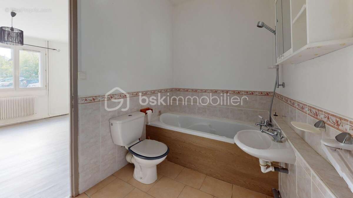 Maison à BELLEGARDE