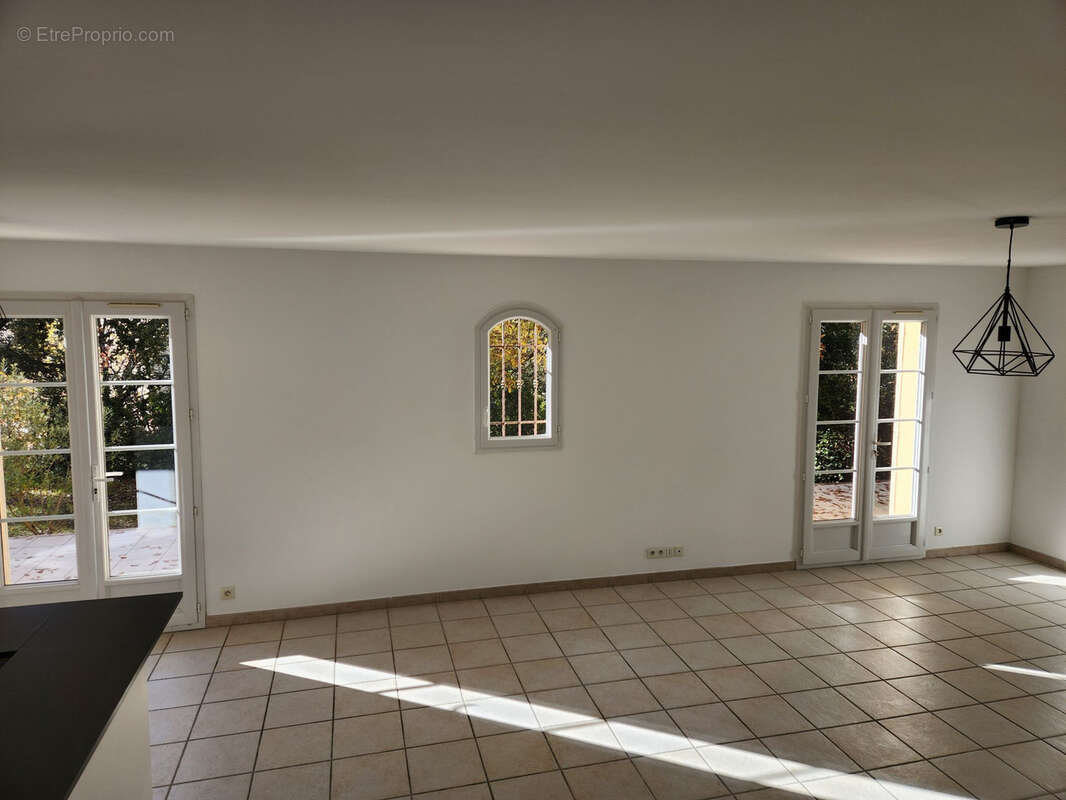 Maison à MERINDOL-LES-OLIVIERS