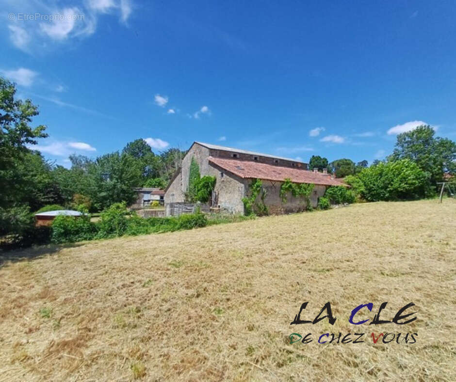 Grange vendeenne a finir de renover - photo 2