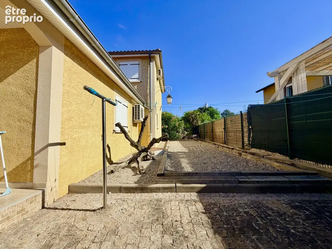 Maison 165 m2 Parcieux avec un terrain de 1434 m2 et piscine chauffée. - photo 15