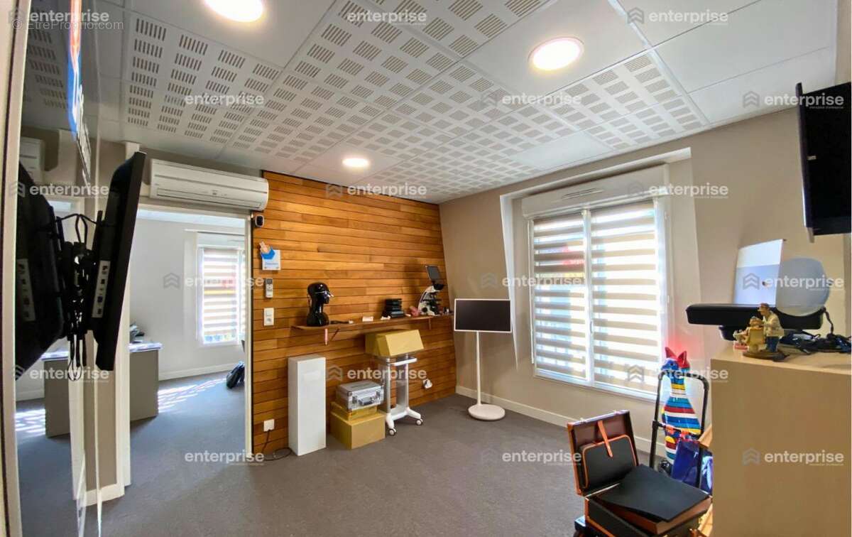 Commerce à VINEUIL-SAINT-FIRMIN