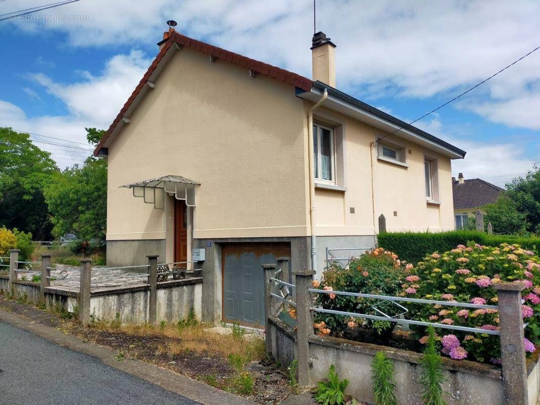 Maison à VILLAINES-LA-JUHEL