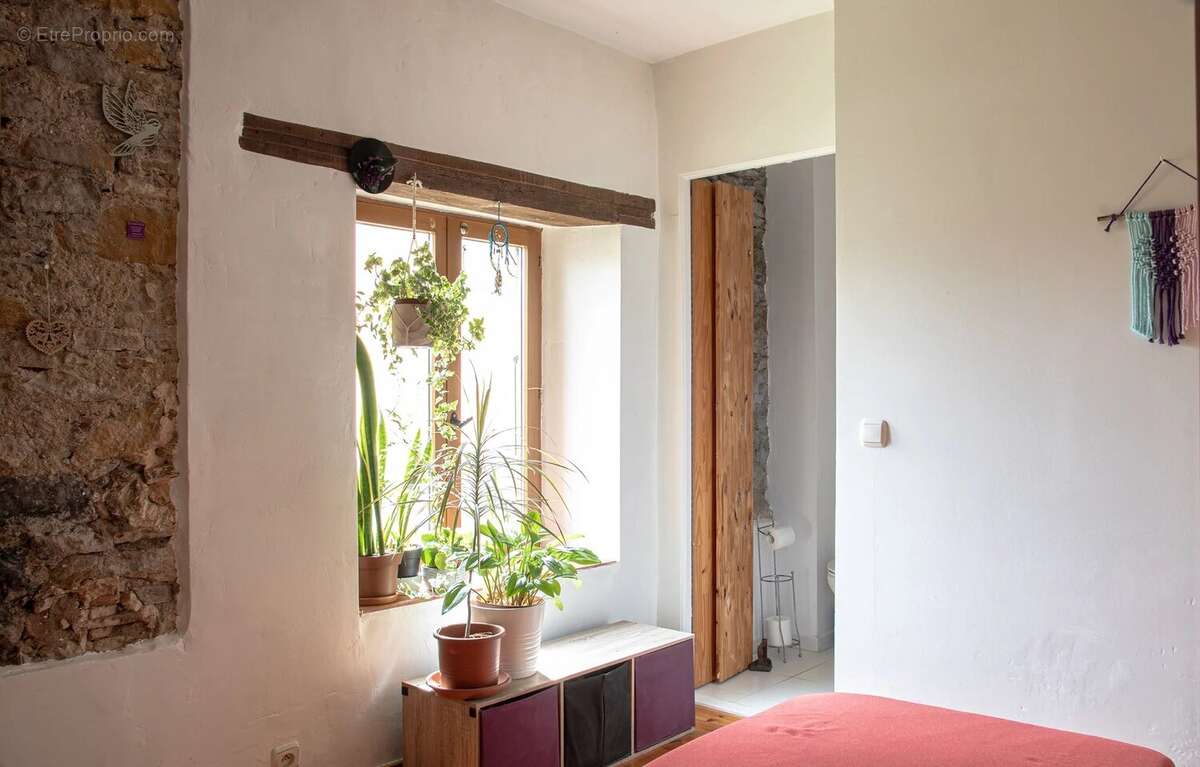 Maison à SAINTE-COLOMBE-SUR-L'HERS