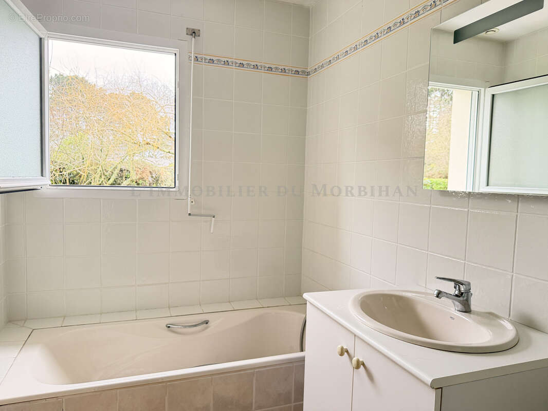 Maison à LE TOUR-DU-PARC