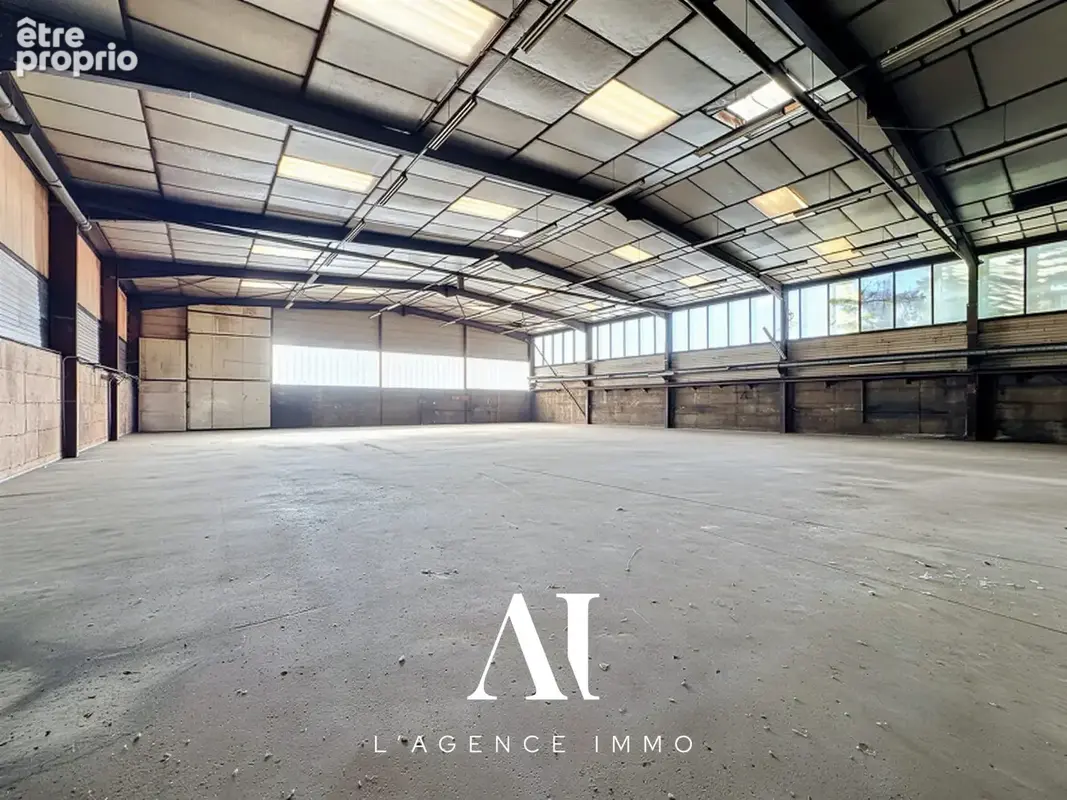 Commerce 2 405 m² à vendre à Marboz (01851) - photo 3