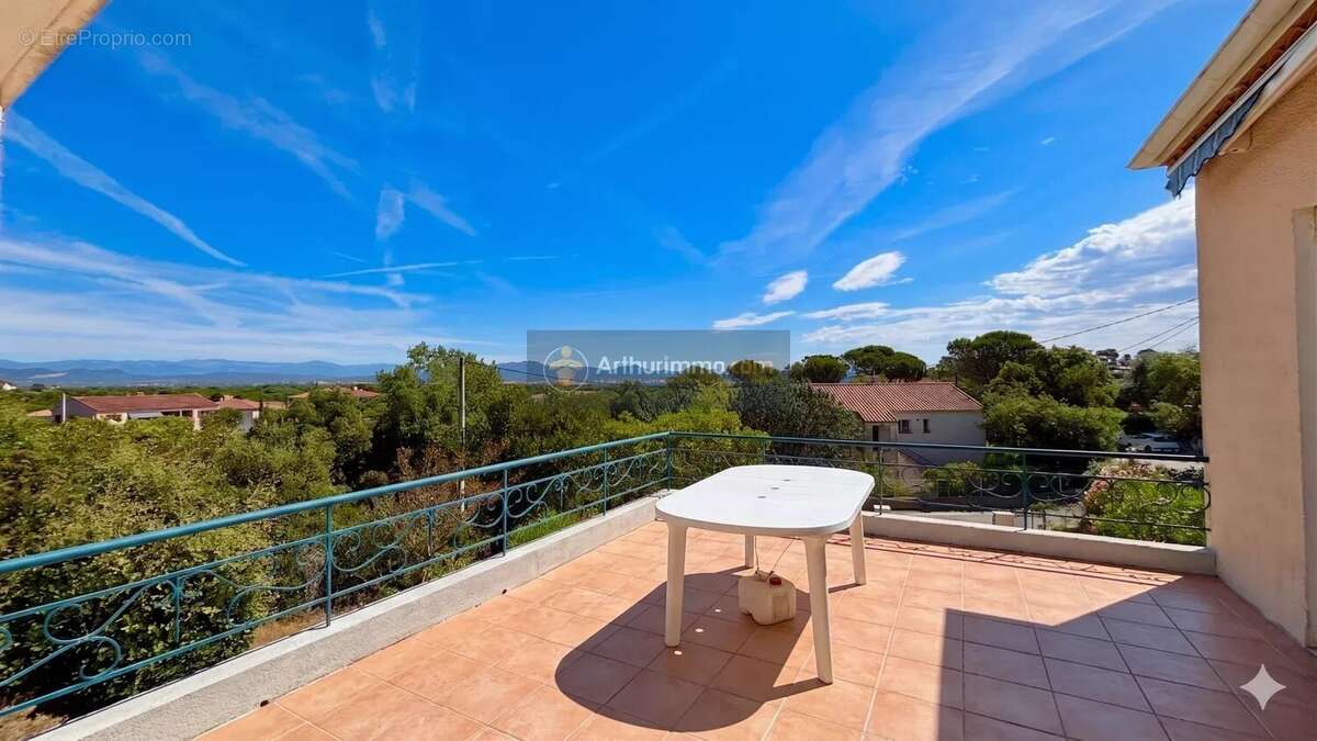 Villa vue mer de 126 m² avec fort potentiel - photo 5