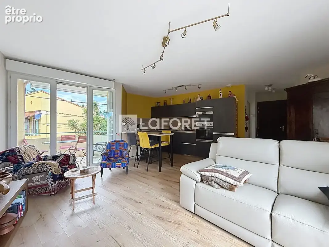 LE SOLER  Appartement T3 lumineux  2 balcons, 2 parkings - photo 3