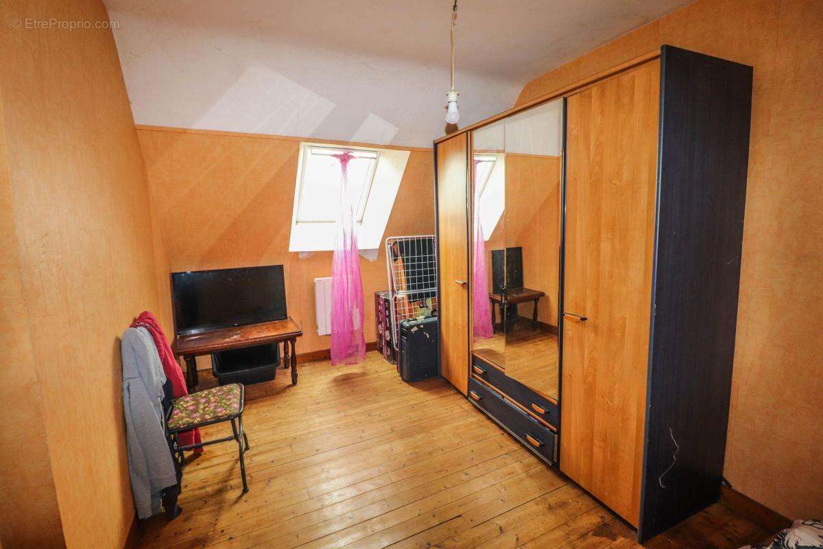 Maison à MAEL-CARHAIX