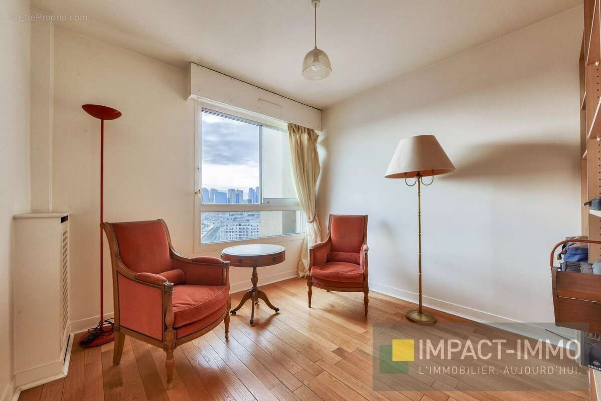 Appartement à COURBEVOIE