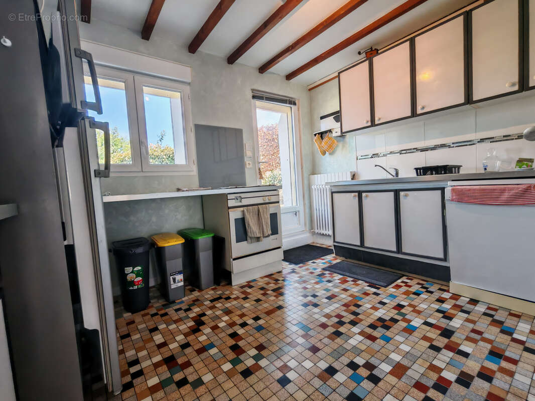 Maison à DONVILLE-LES-BAINS