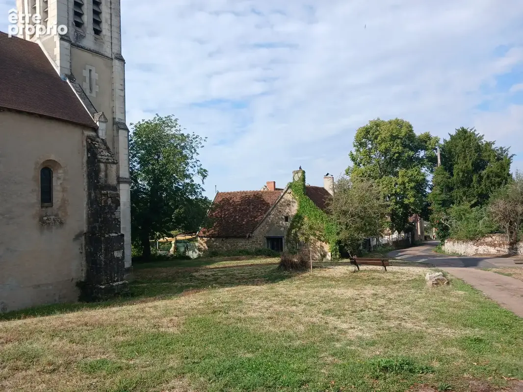Vue panoramique depuis cette maison de caractère dans le bourg de Champallement, Bourgogne. - photo 3