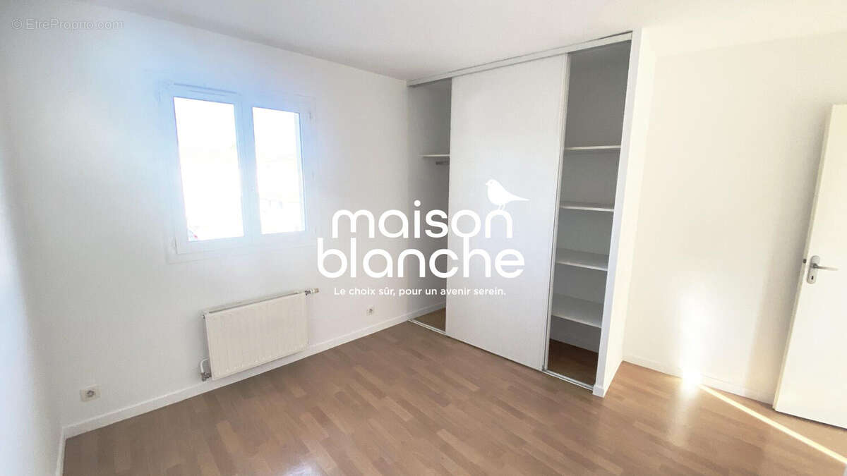 chambre 2  - Maison à VILLENAVE-D&#039;ORNON