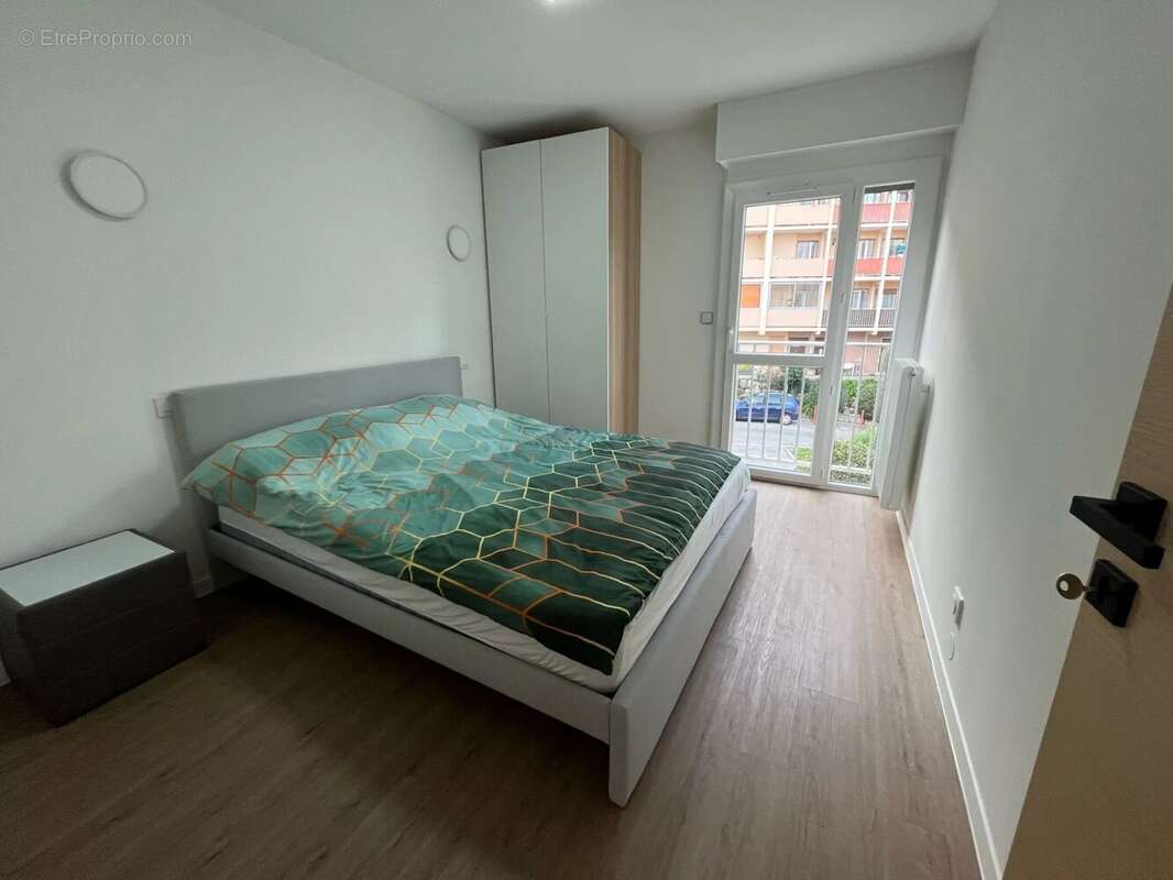 Appartement à VALLAURIS