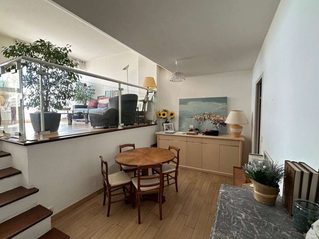 Appartement à VALLAURIS