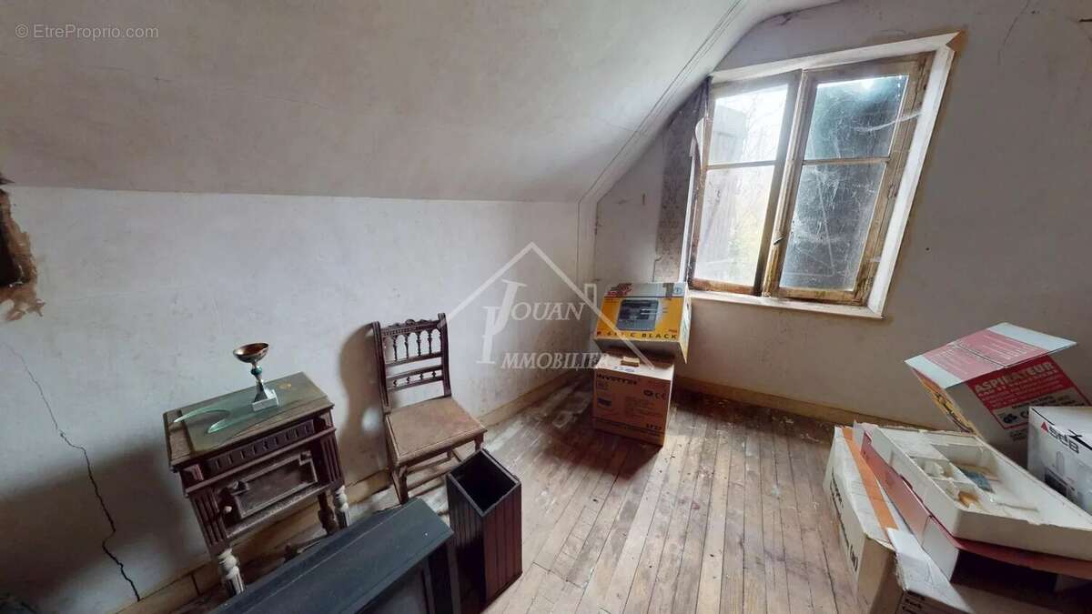 Maison à BELLENAVES