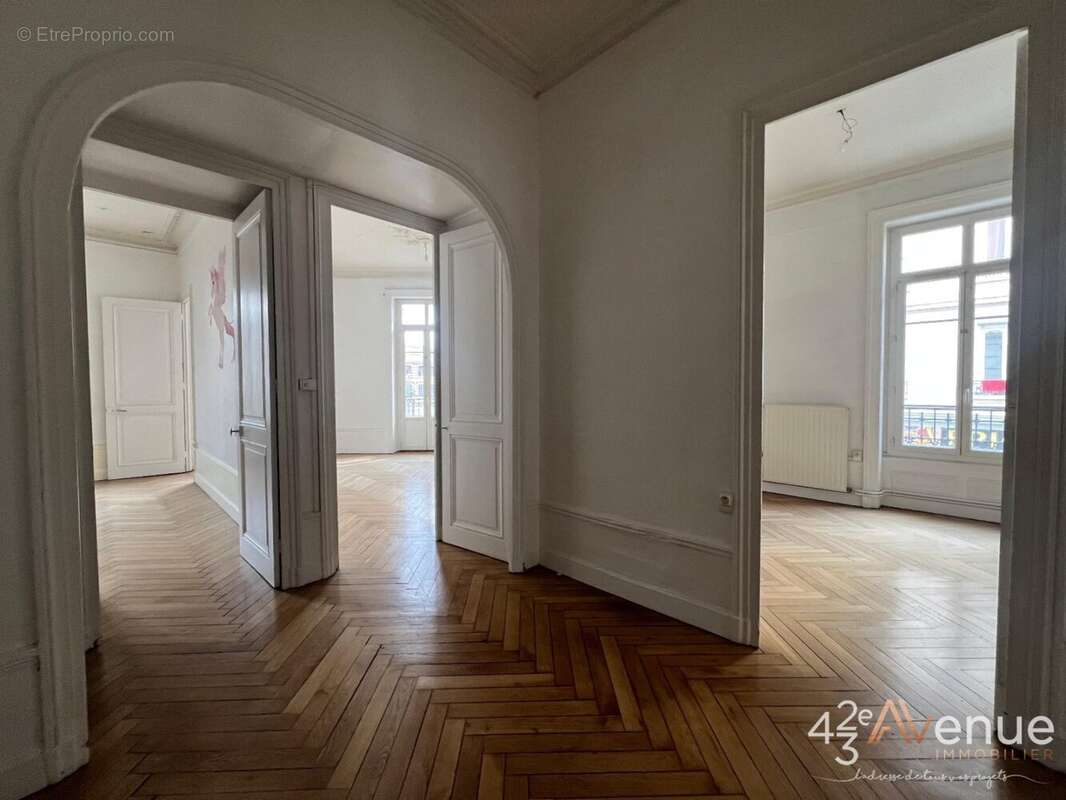 Appartement à SAINT-ETIENNE