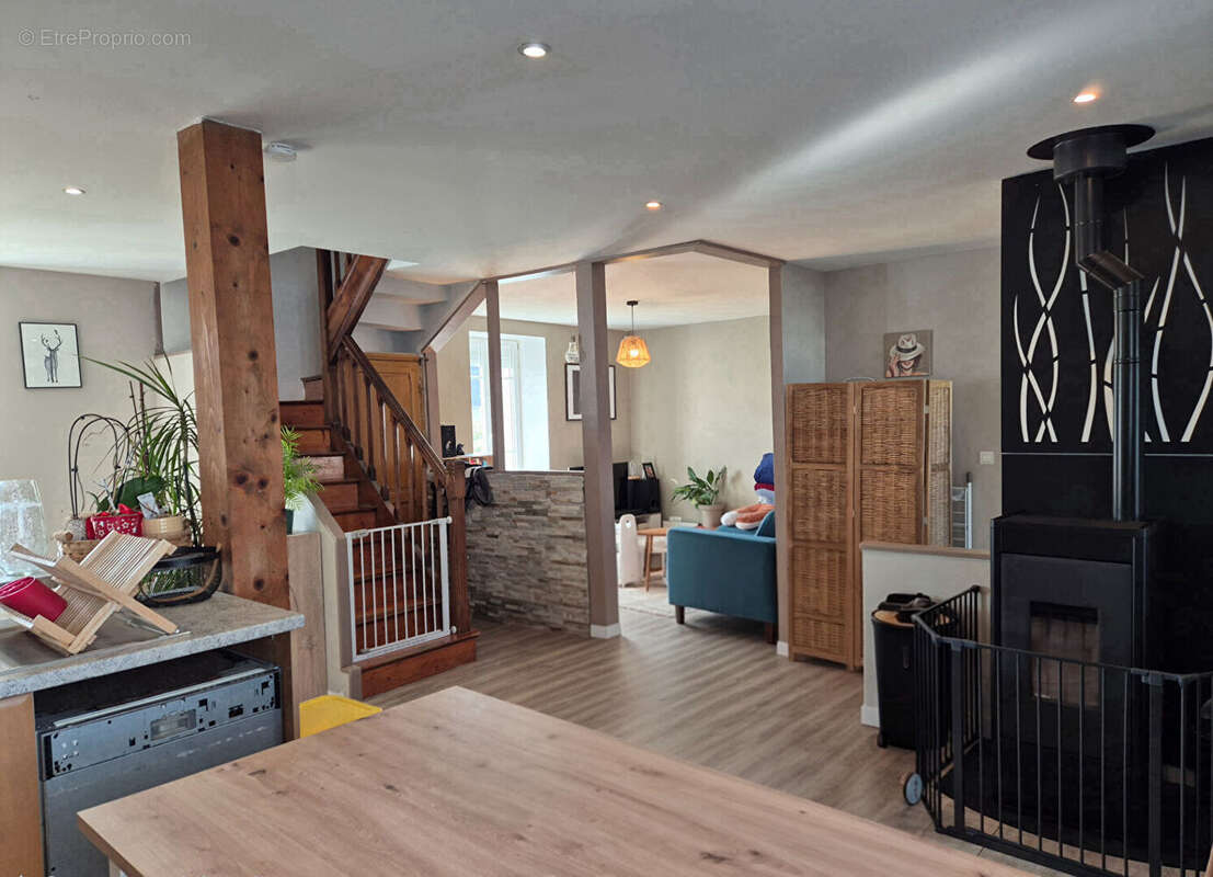 GUIMILIAU - En exclusivité ! Maison familiale au centre bourg - photo 4