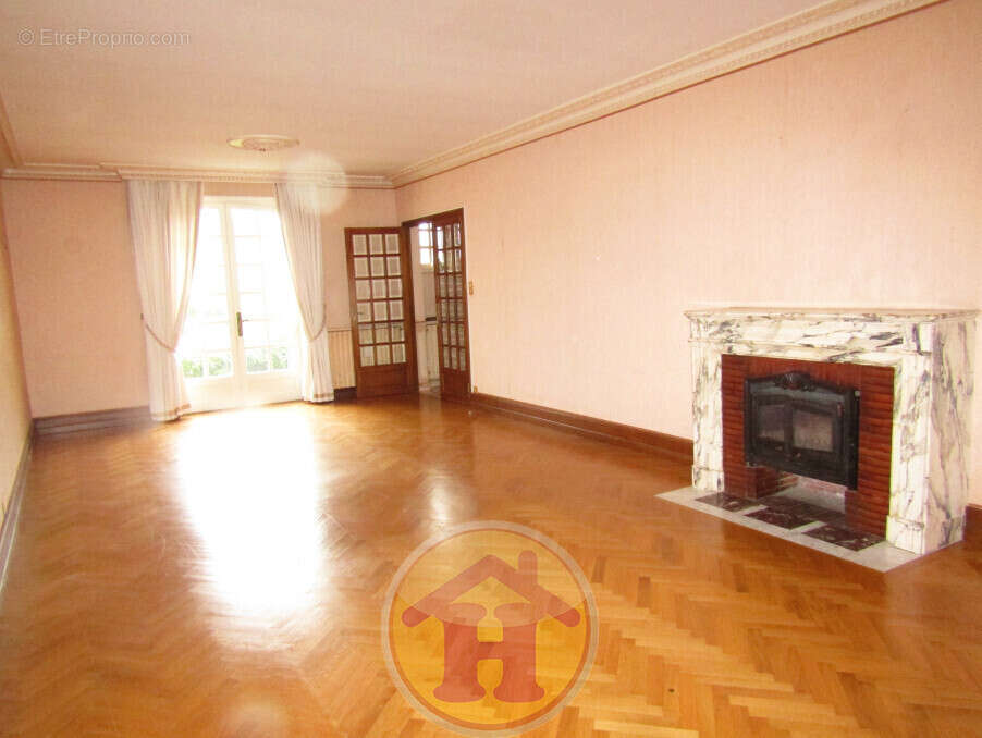 Maison à COGNAC-LA-FORET