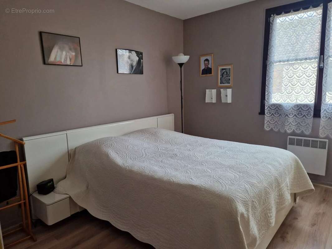 Maison à VOISINS-LE-BRETONNEUX