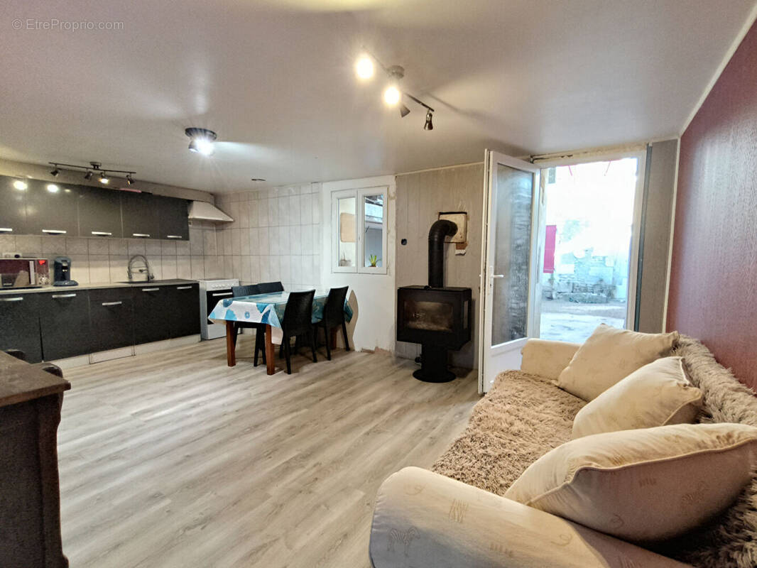 Maison à LA MOTHE-SAINT-HERAY