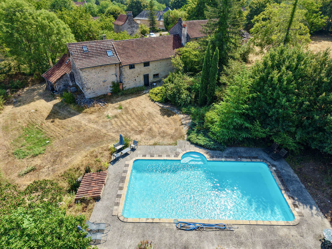 Propriété en pierre - 220m2 - photo 3