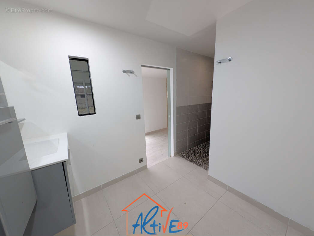 Maison à FLEURY-LA-VALLEE