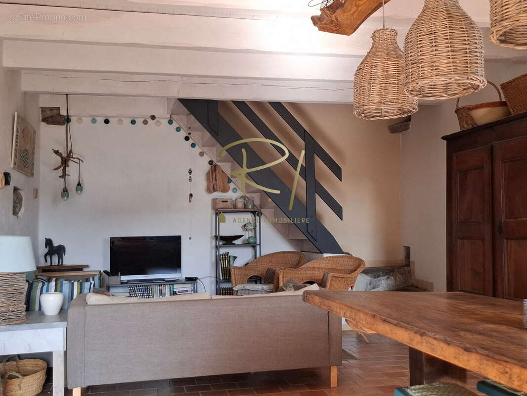 A Vendre - Maison de caractère en pierre proche des Vans - photo 7