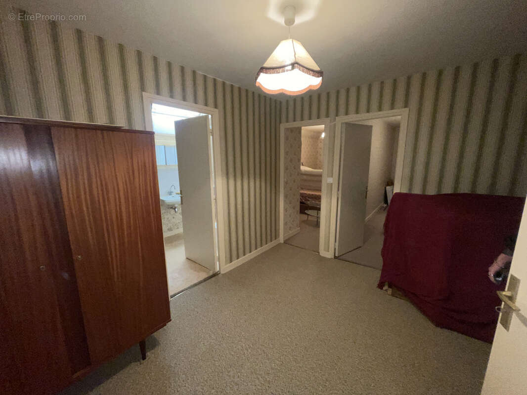 Maison familiale de 170 m2   Vue dégagée et fort potentiel - photo 11