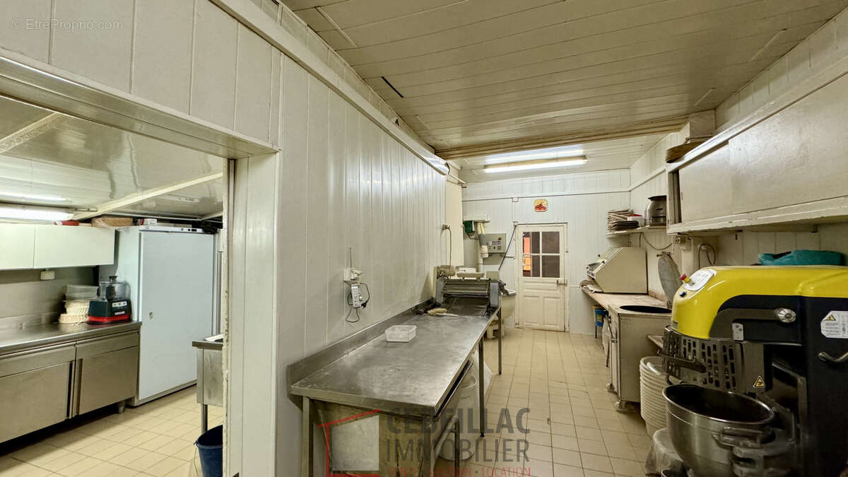 Commerce à SAINT-YORRE