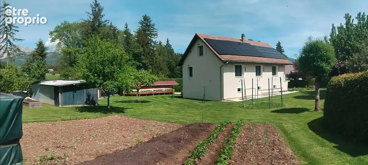 Maison 153.42m² T5 sur 2300m² Terrain clos + garage et annexes - photo 8