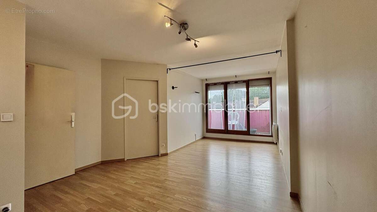 Appartement f2 sur la commune d'évry (91000) - photo 3