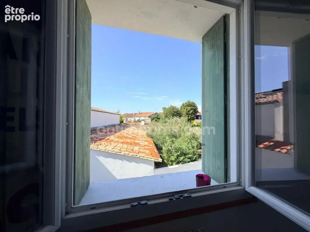Appartement 3 pièces – Le charme du tout à pied au cœur du village  RARE – EMPLACEMENT EXCEPTIONNEL – TOUT À PIED – CALME ABSOLU - photo 17