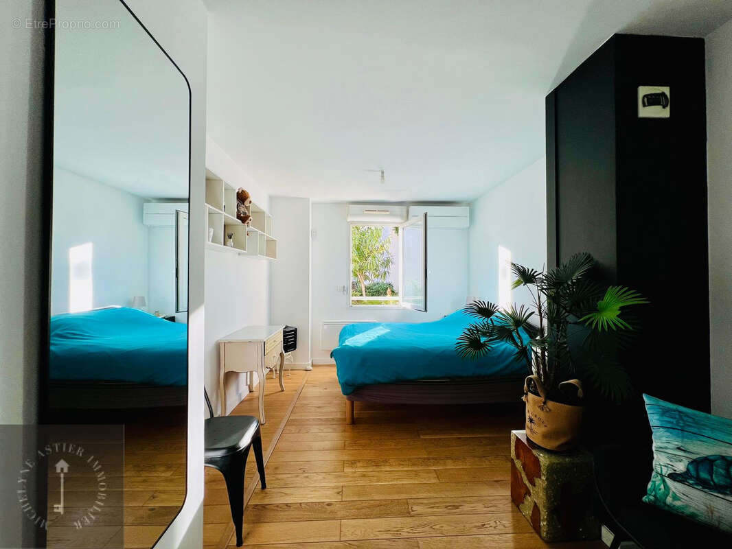 Appartement à SAINT-LAURENT-DU-VAR