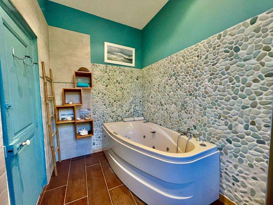 Manoir d'Exception à Sichamps - Charme, Élégance et Parc Arboré de 28 295 m² - photo 12